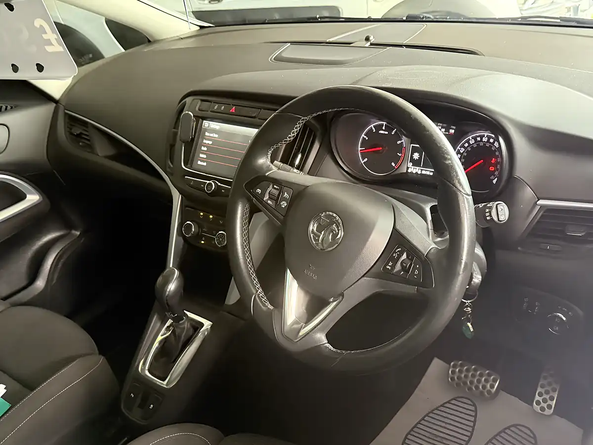 Used 2016 Vauxhall Zafira Tourer Sri Black - Interior and Exterior details 17