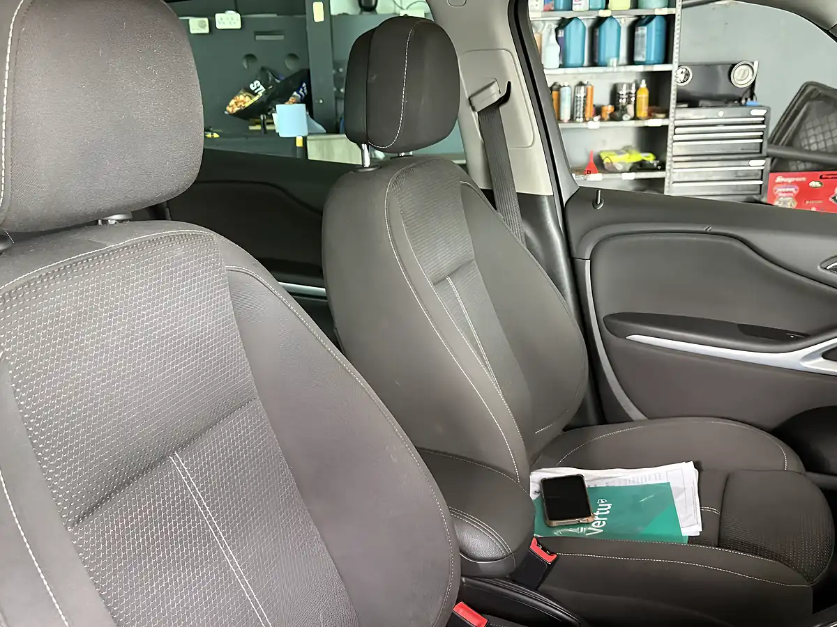 Used 2016 Vauxhall Zafira Tourer Sri Black - Interior and Exterior details 18