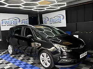 Used 2016 Vauxhall Zafira Tourer Sri Black - Interior and Exterior details 2