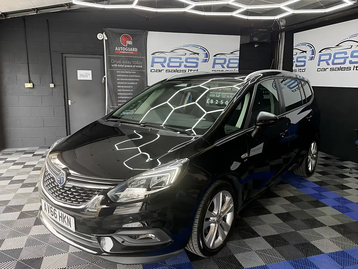 Used 2016 Vauxhall Zafira Tourer Sri Black - Interior and Exterior details 9