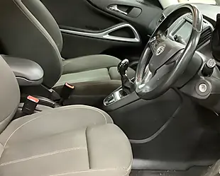 Used 2016 Vauxhall Zafira Tourer Sri Black - Interior and Exterior details 3