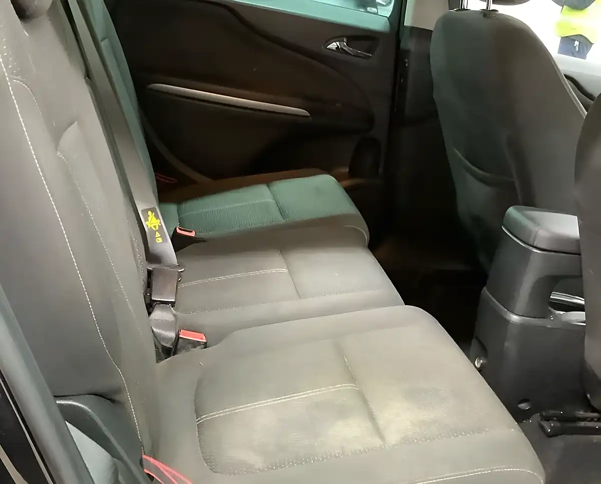 Used 2016 Vauxhall Zafira Tourer Sri Black - Interior and Exterior details 4