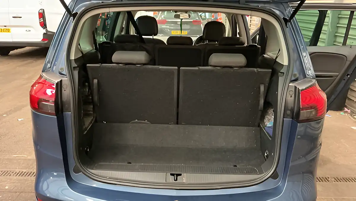 Used 2016 Vauxhall Zafira Tourer Sri Blue - Interior and Exterior details 13