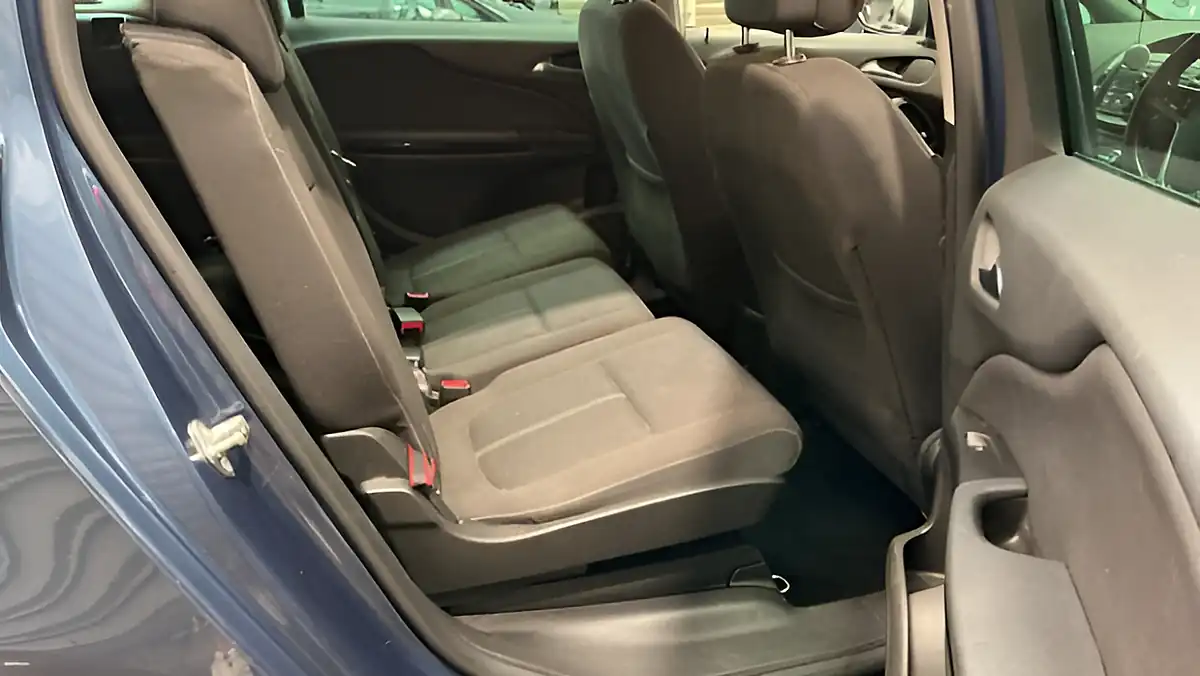 Used 2016 Vauxhall Zafira Tourer Sri Blue - Interior and Exterior details 6
