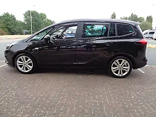 Used 2016 Vauxhall Zafira Tourer Sri Nav Black - Interior and Exterior details 10