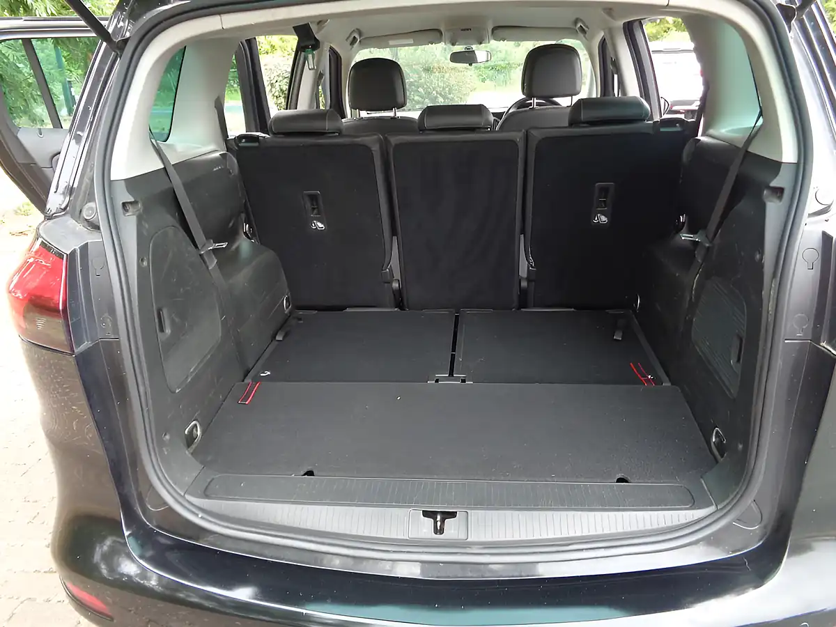 Used 2016 Vauxhall Zafira Tourer Sri Nav Black - Interior and Exterior details 13