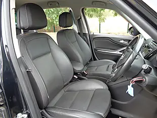 Used 2016 Vauxhall Zafira Tourer Sri Nav Black - Interior and Exterior details 14