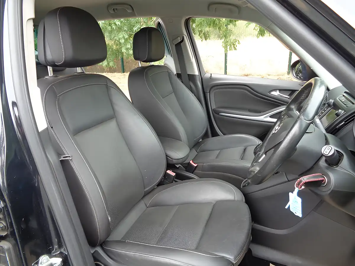 Used 2016 Vauxhall Zafira Tourer Sri Nav Black - Interior and Exterior details 14