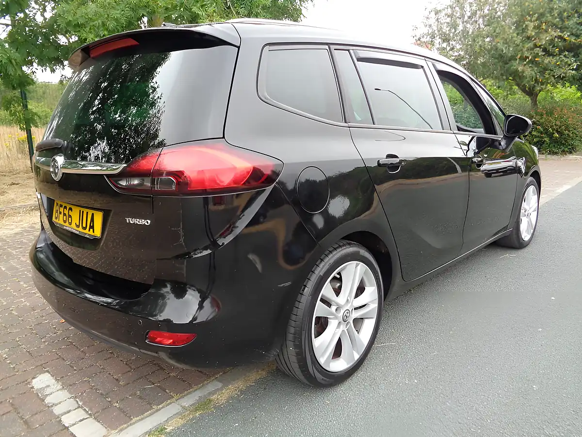 Used 2016 Vauxhall Zafira Tourer Sri Nav Black - Interior and Exterior details 4