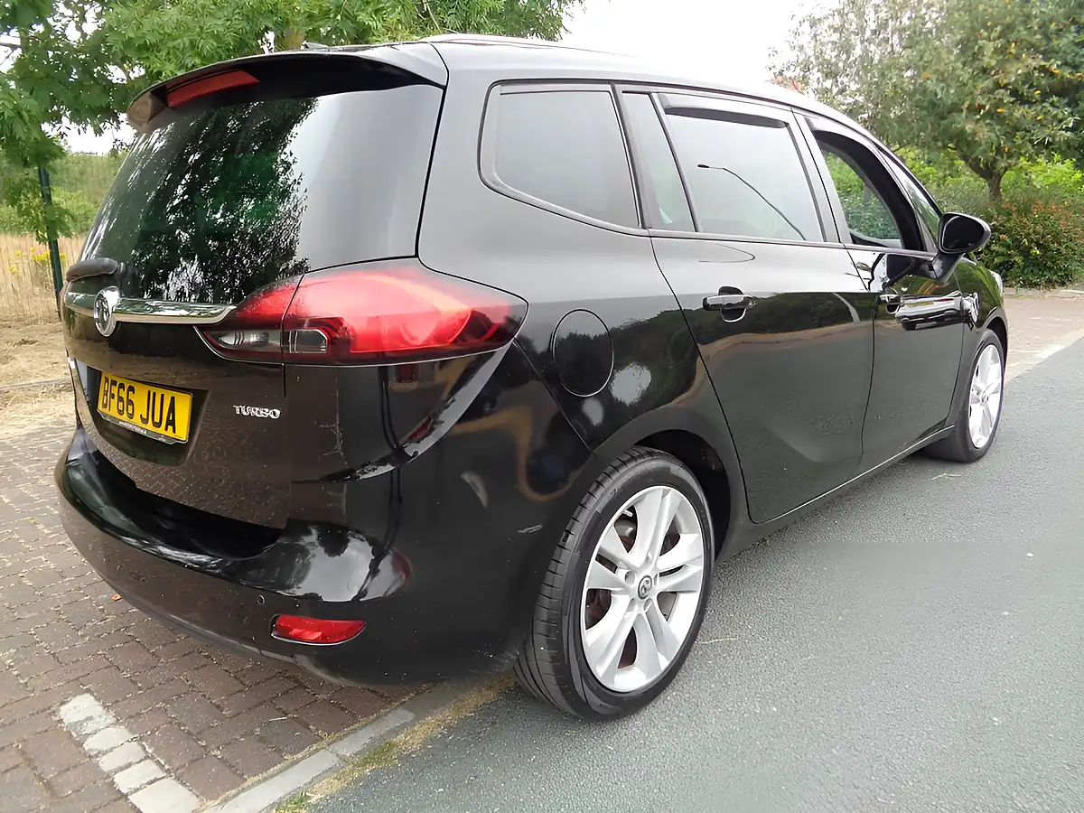 Used 2016 Vauxhall Zafira Tourer Sri Nav Black - Interior and Exterior details 8