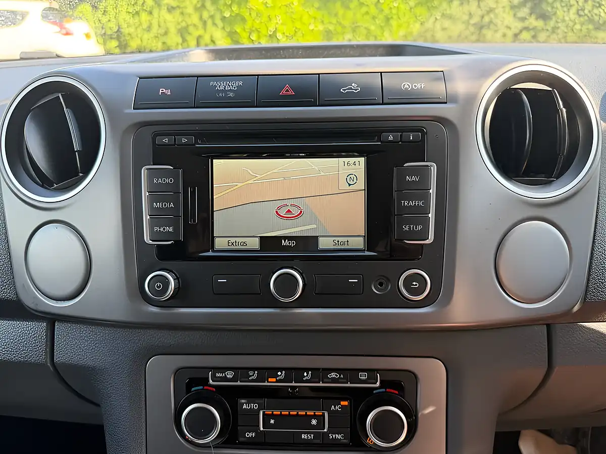 Used 2016 Volkswagen Amarok Highline Black - Interior and Exterior details 17