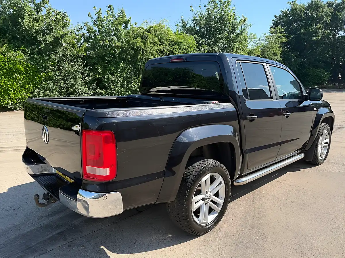 Used 2016 Volkswagen Amarok Highline Black - Interior and Exterior details 3