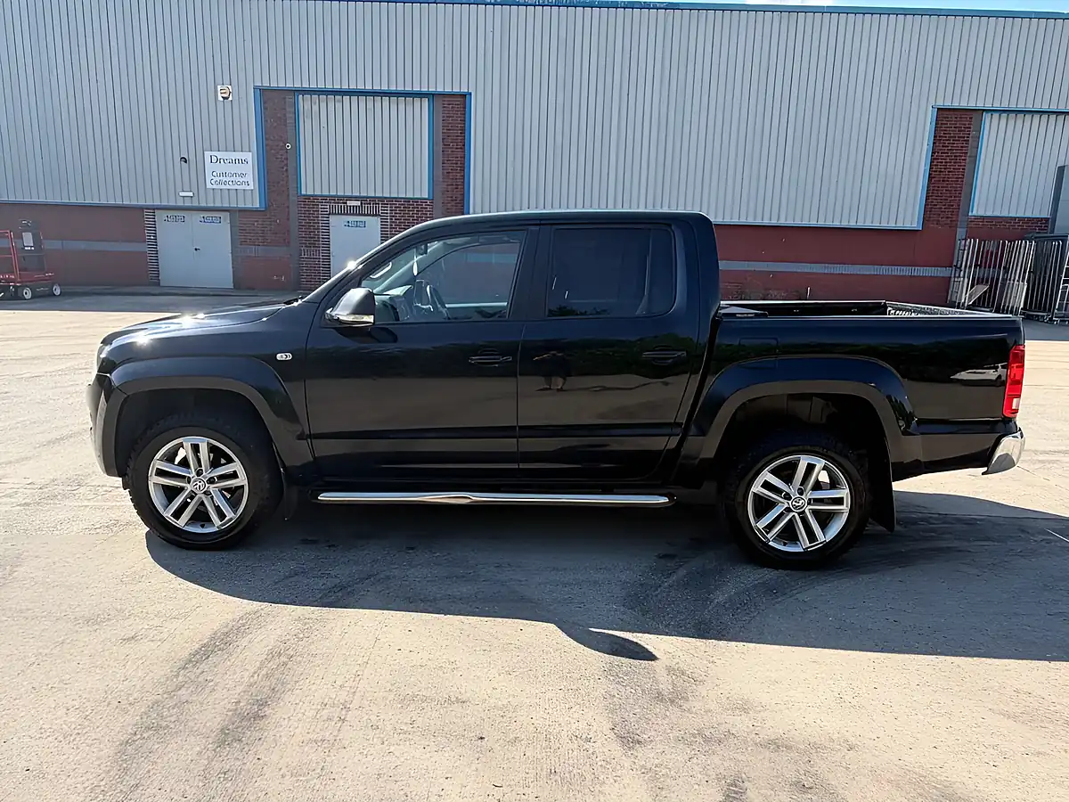 Used 2016 Volkswagen Amarok Highline Black - Interior and Exterior details 4