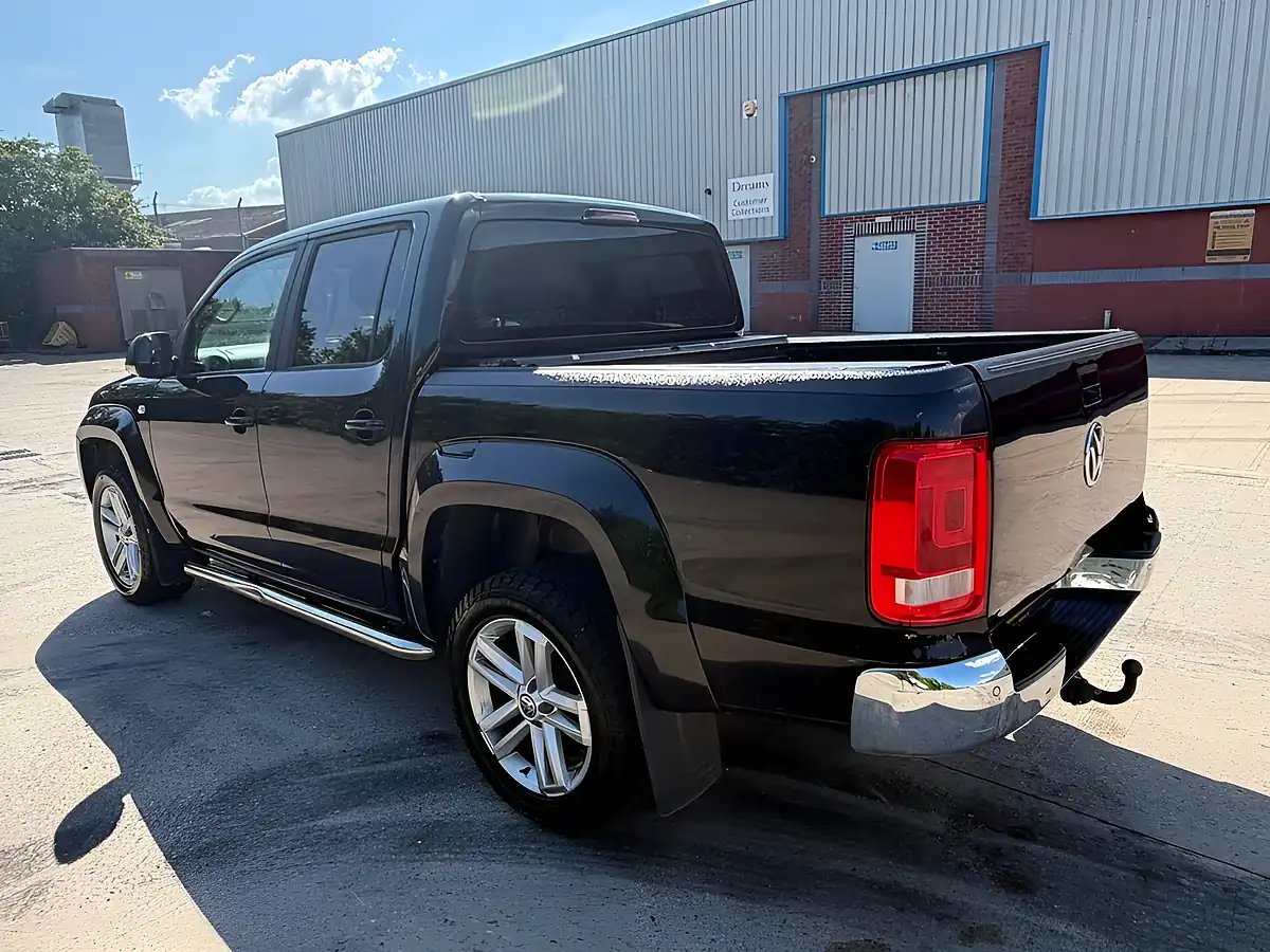 Used 2016 Volkswagen Amarok Highline Black - Interior and Exterior details 5