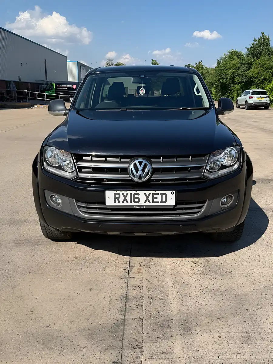 Used 2016 Volkswagen Amarok Highline Black - Interior and Exterior details 7