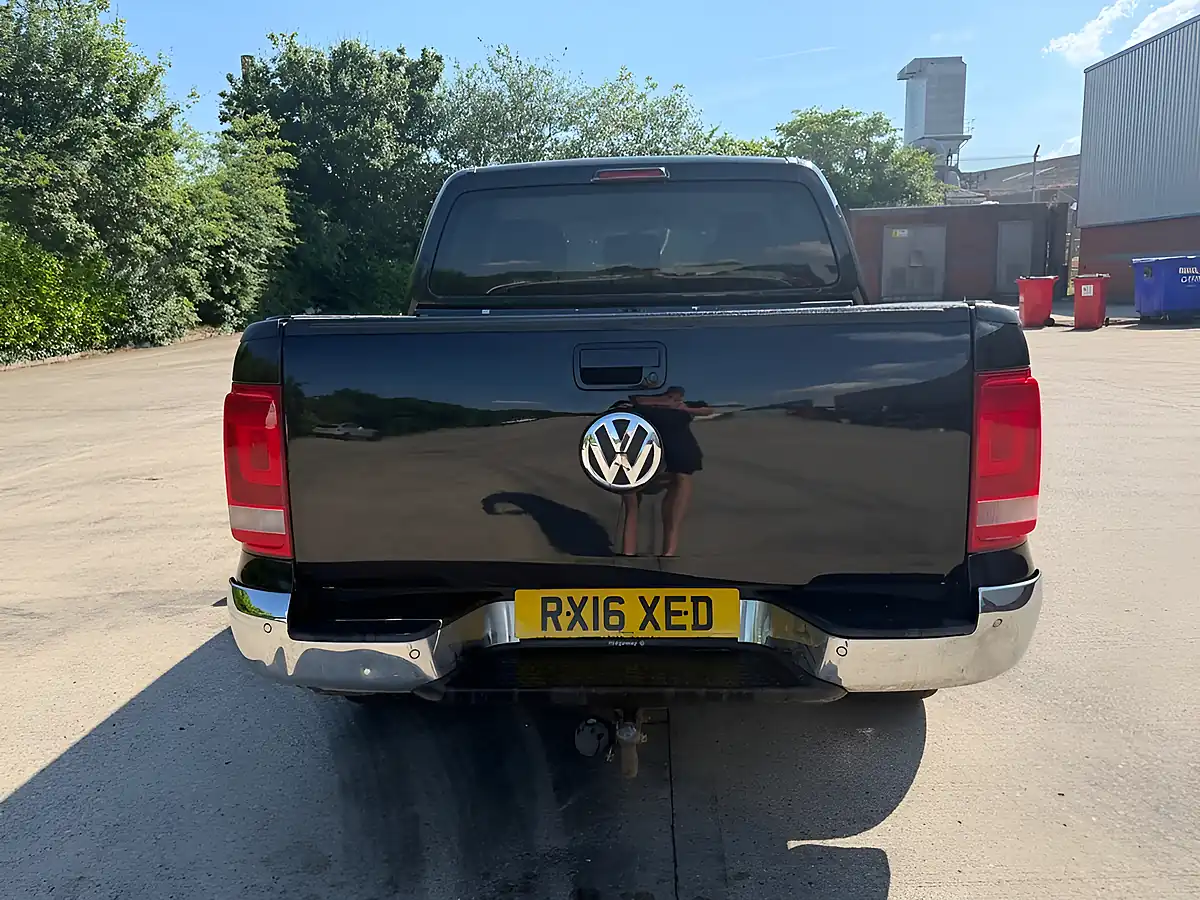Used 2016 Volkswagen Amarok Highline Black - Interior and Exterior details 8