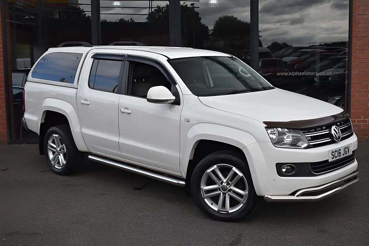 Used 2016 Volkswagen Amarok Highline Candy White - Front View