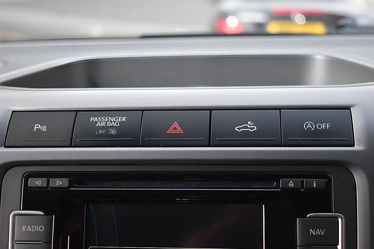Used 2016 Volkswagen Amarok Highline Candy White - Interior and Exterior details 14