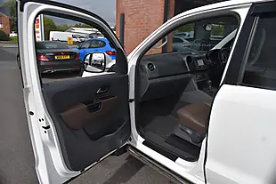 Used 2016 Volkswagen Amarok Highline Candy White - Interior and Exterior details 15