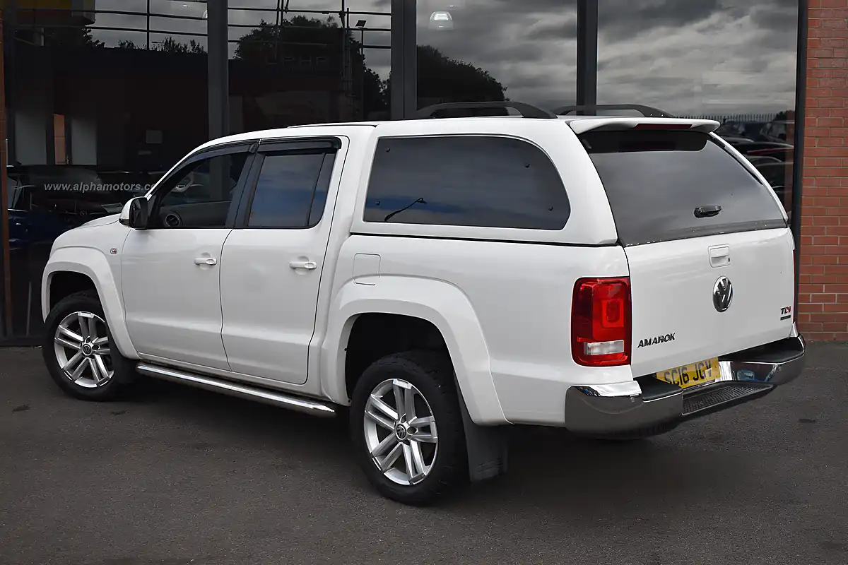 Used 2016 Volkswagen Amarok Highline Candy White - Interior and Exterior details 2
