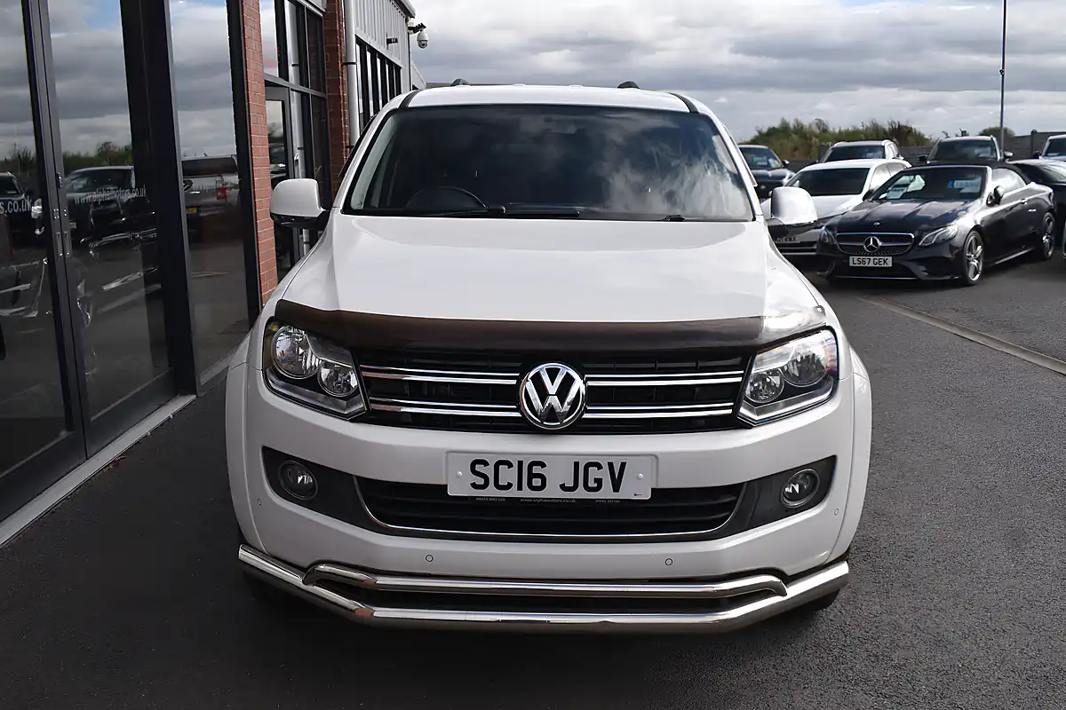 Used 2016 Volkswagen Amarok Highline Candy White - Interior and Exterior details 3