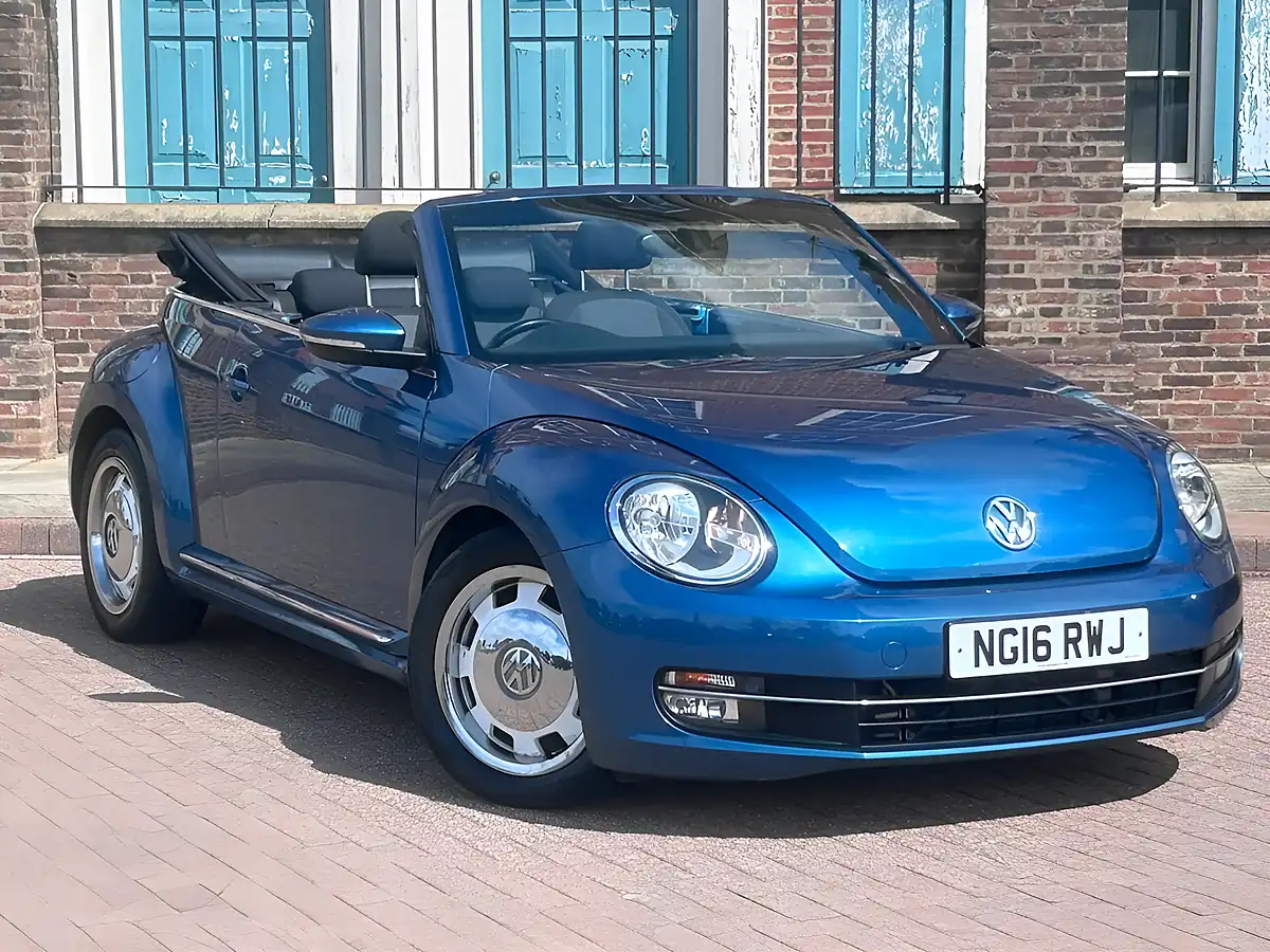 Used 2016 Volkswagen Beetle Design Blue - Front View