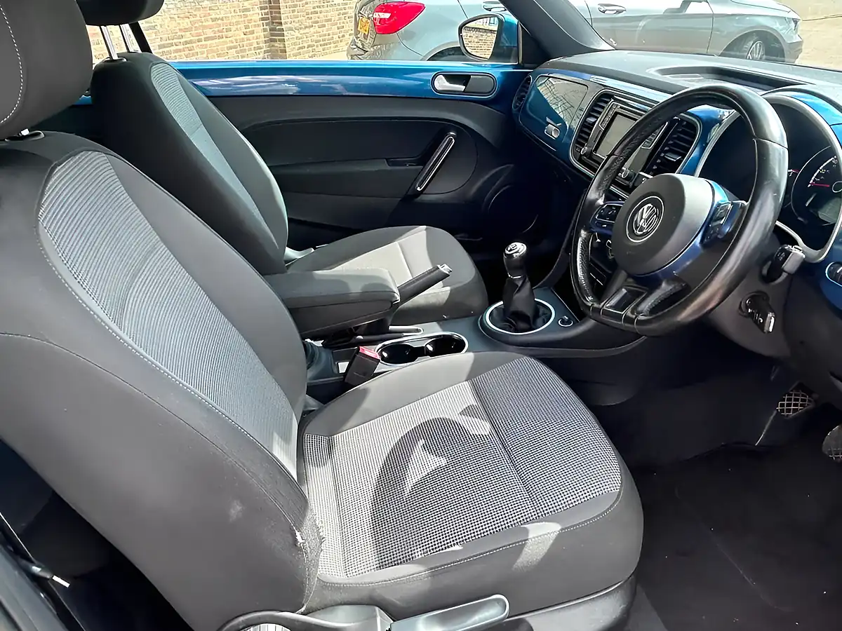 Used 2016 Volkswagen Beetle Design Blue - Interior and Exterior details 17