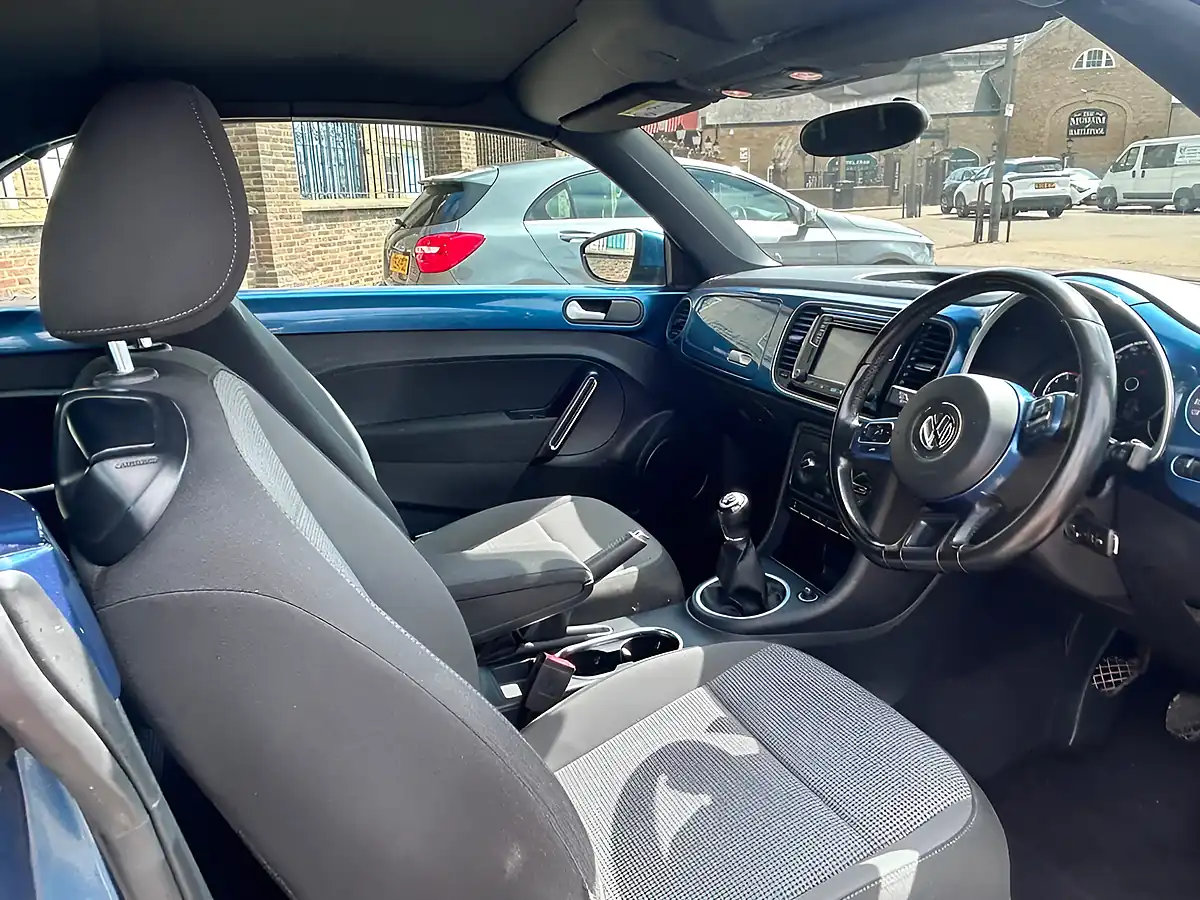 Used 2016 Volkswagen Beetle Design Blue - Interior and Exterior details 19