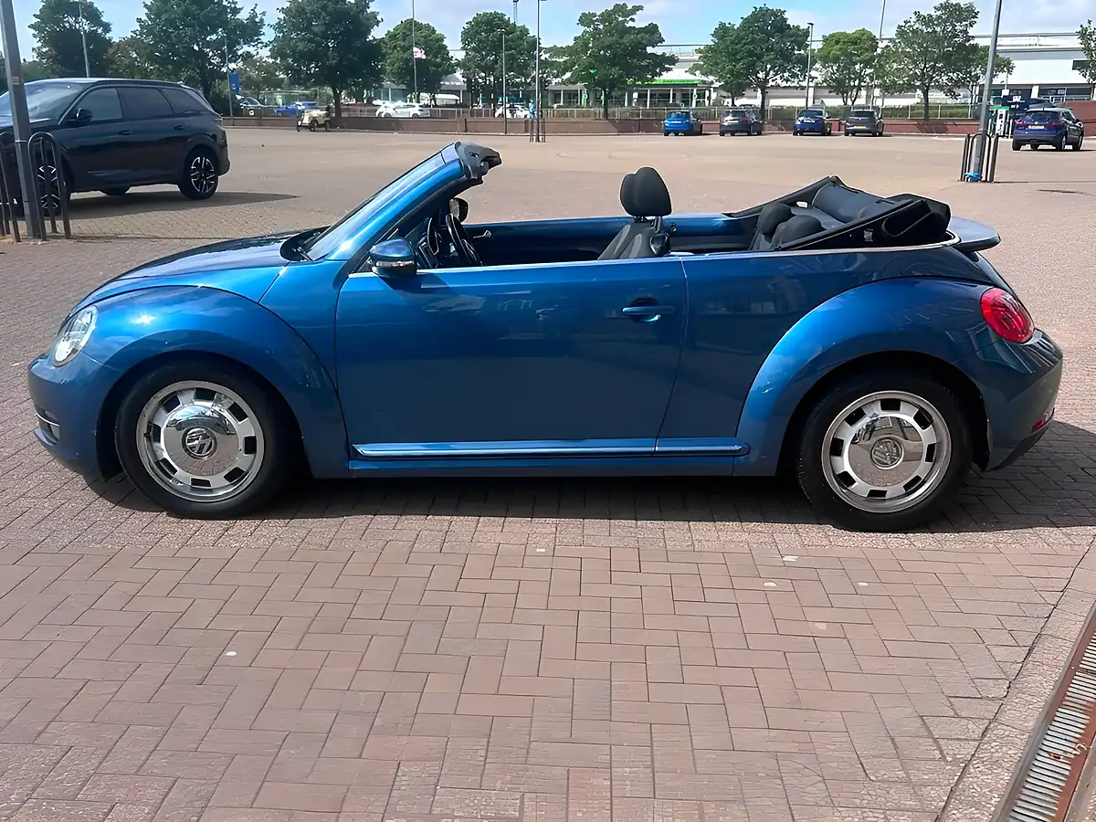 Used 2016 Volkswagen Beetle Design Blue - Interior and Exterior details 7