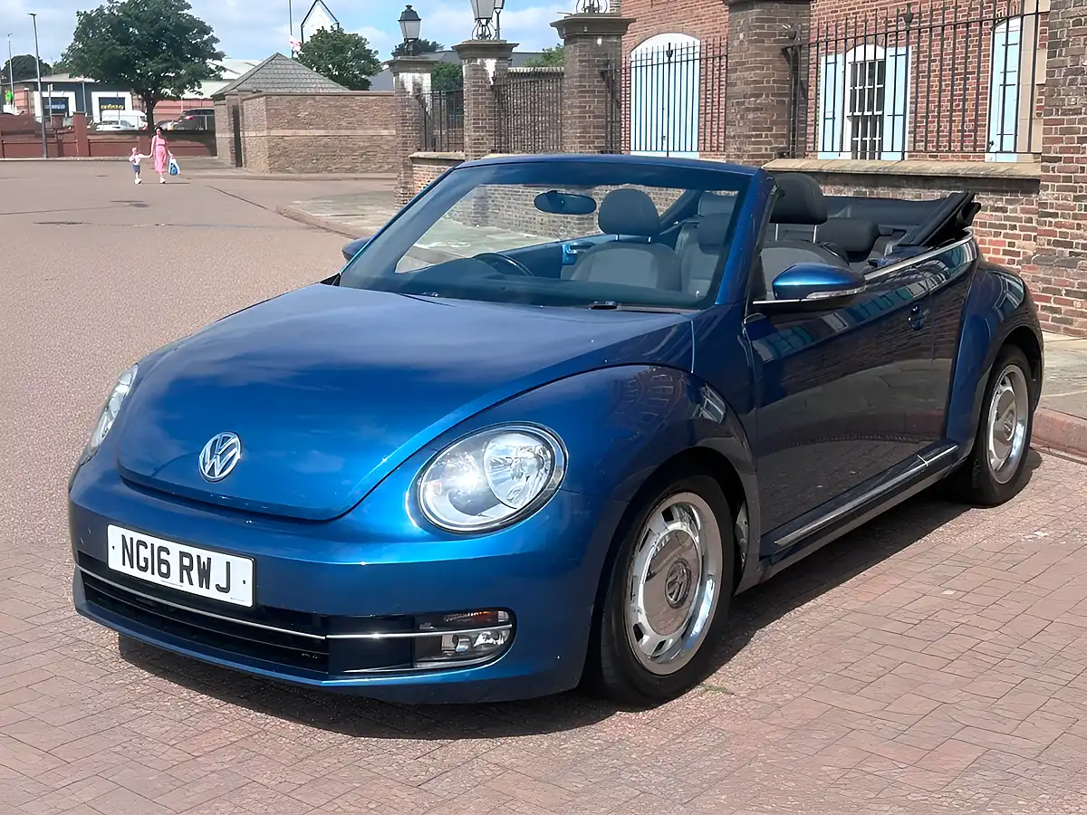 Used 2016 Volkswagen Beetle Design Blue - Interior and Exterior details 8