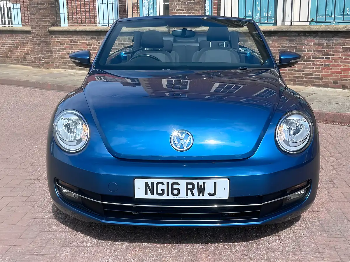 Used 2016 Volkswagen Beetle Design Blue - Interior and Exterior details 9