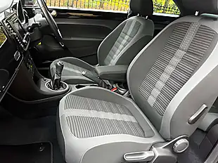 Used 2016 Volkswagen Beetle Sport Red - Interior and Exterior details 10