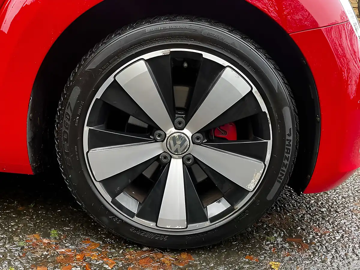 Used 2016 Volkswagen Beetle Sport Red - Interior and Exterior details 8