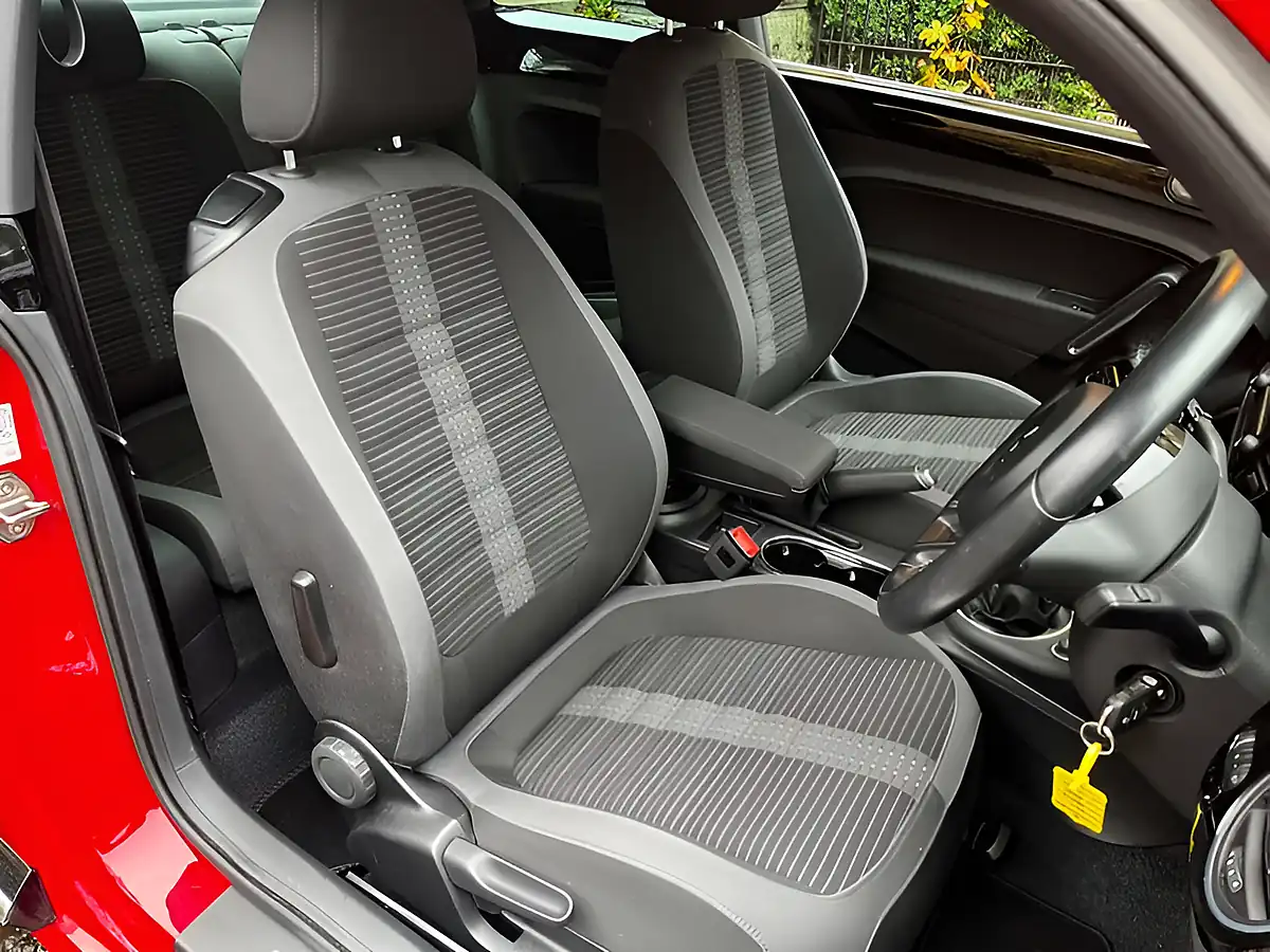 Used 2016 Volkswagen Beetle Sport Red - Interior and Exterior details 9