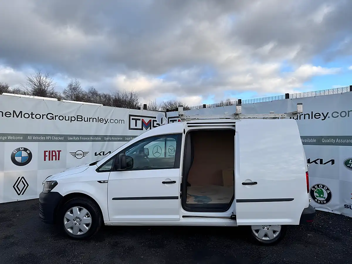Used 2016 Volkswagen Caddy C20 Startline White - Interior and Exterior details 8