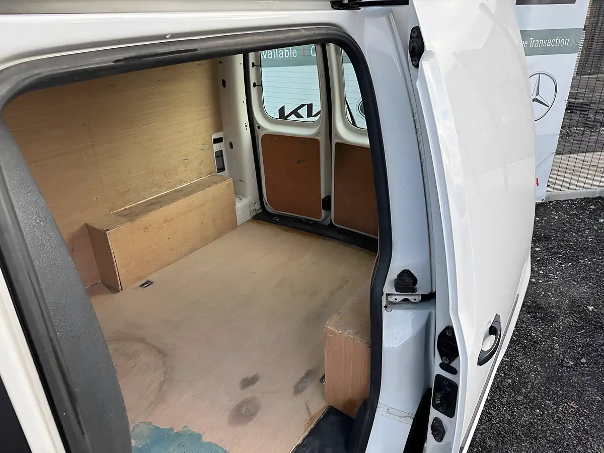 Used 2016 Volkswagen Caddy C20 Startline White - Interior and Exterior details 9