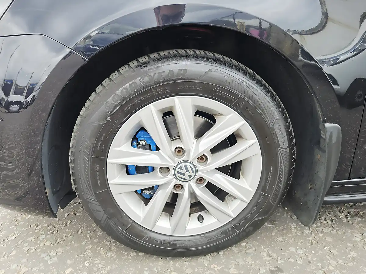 Used 2016 Volkswagen Caddy Highline Black - Interior and Exterior details 19