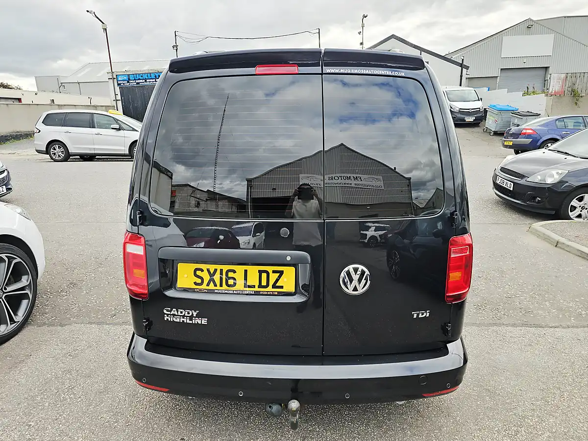 Used 2016 Volkswagen Caddy Highline Black - Interior and Exterior details 4