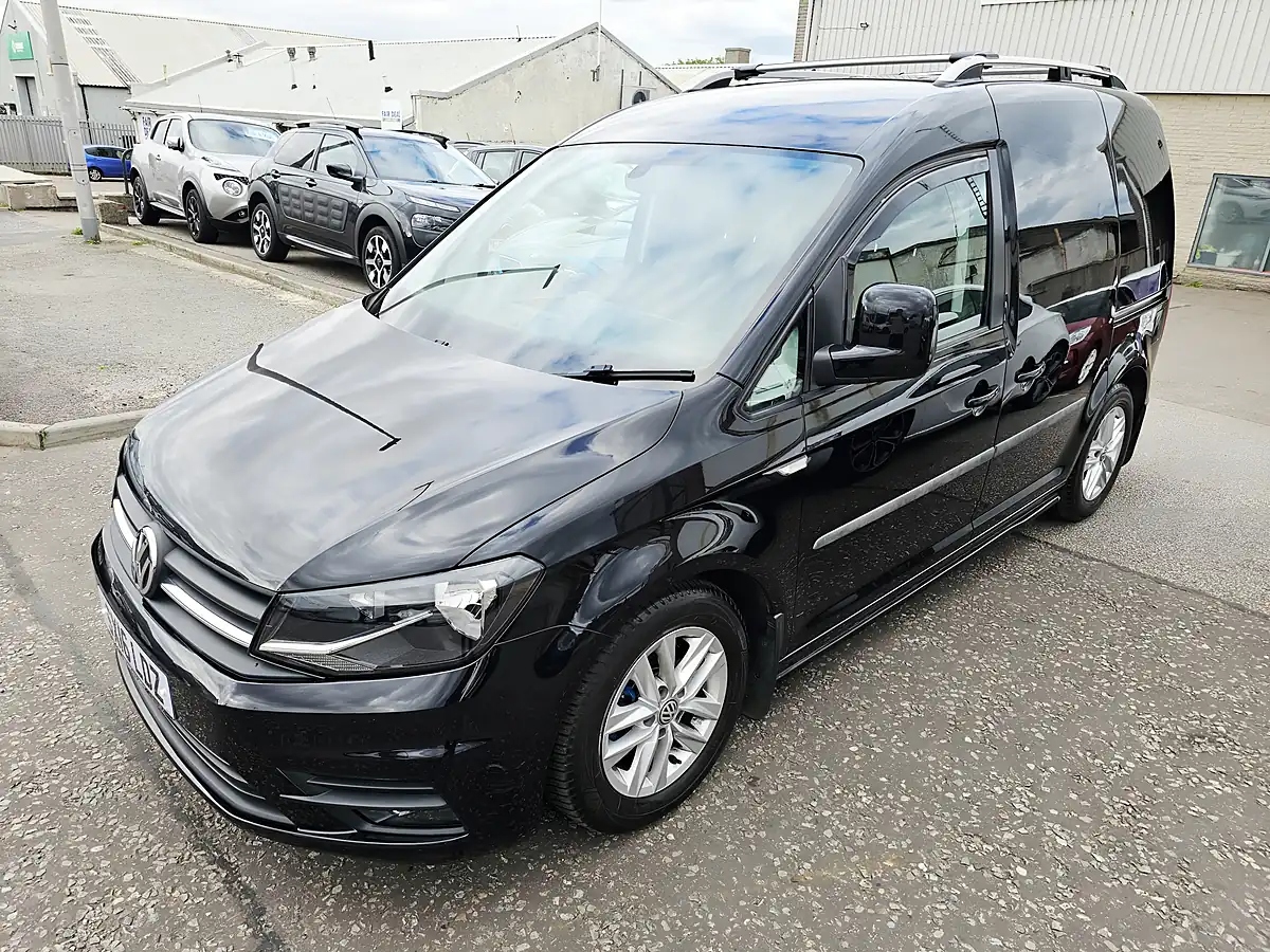 Used 2016 Volkswagen Caddy Highline Black - Interior and Exterior details 6