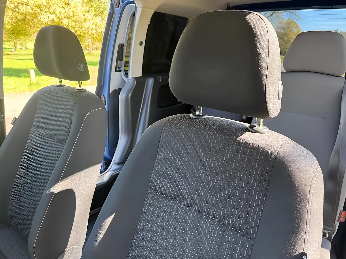Used 2016 Volkswagen Caddy Life Blue - Interior and Exterior details 14