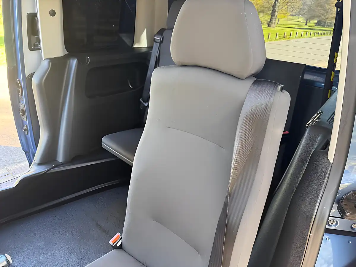 Used 2016 Volkswagen Caddy Life Blue - Interior and Exterior details 15