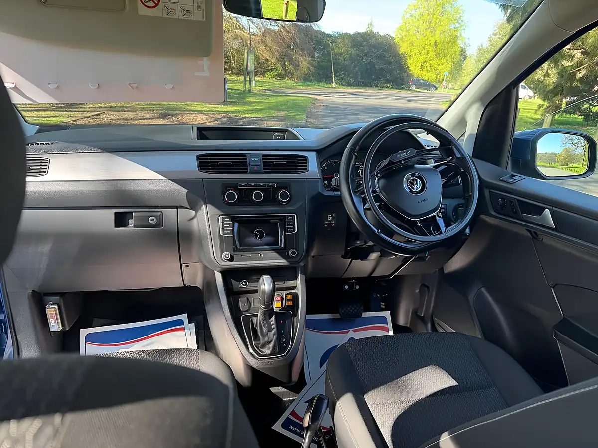 Used 2016 Volkswagen Caddy Life Blue - Interior and Exterior details 17
