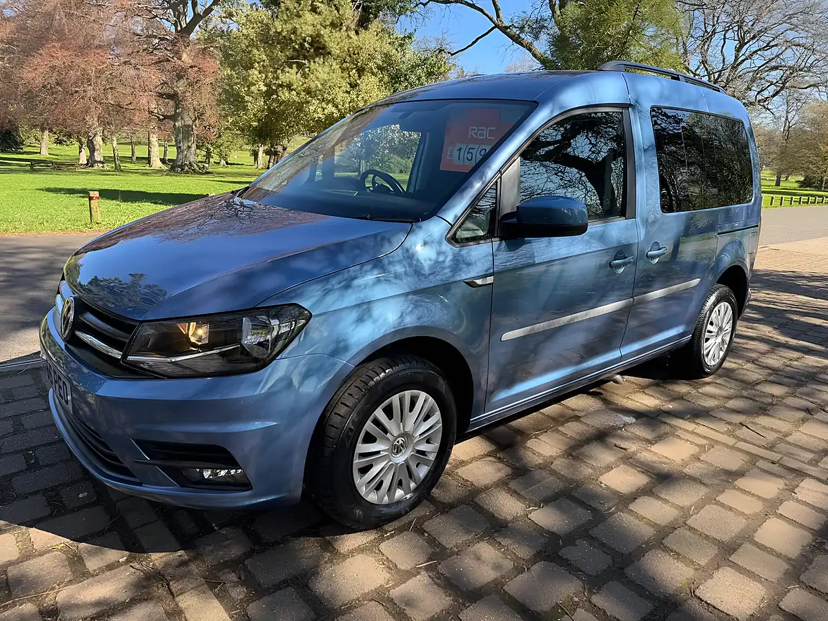 Used 2016 Volkswagen Caddy Life Blue - Interior and Exterior details 3
