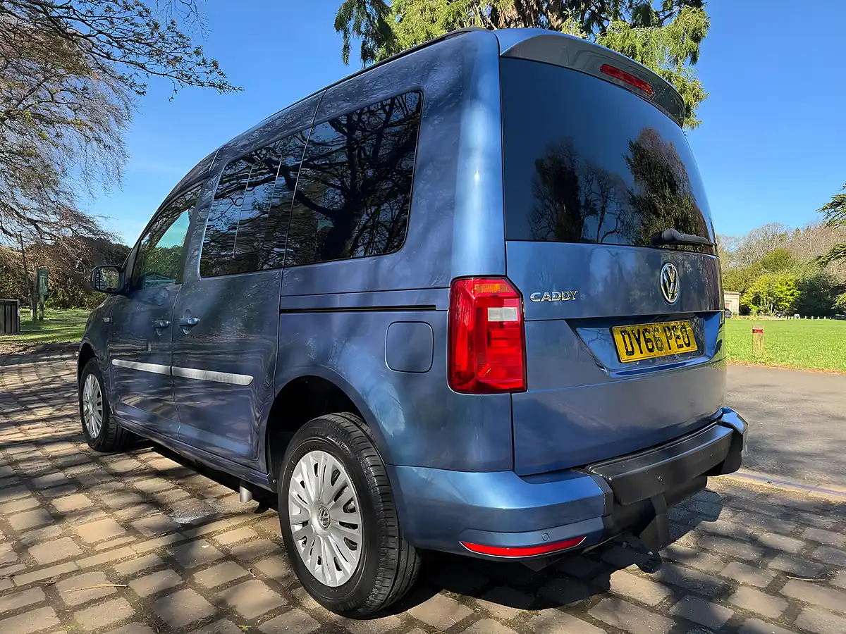 Used 2016 Volkswagen Caddy Life Blue - Interior and Exterior details 4