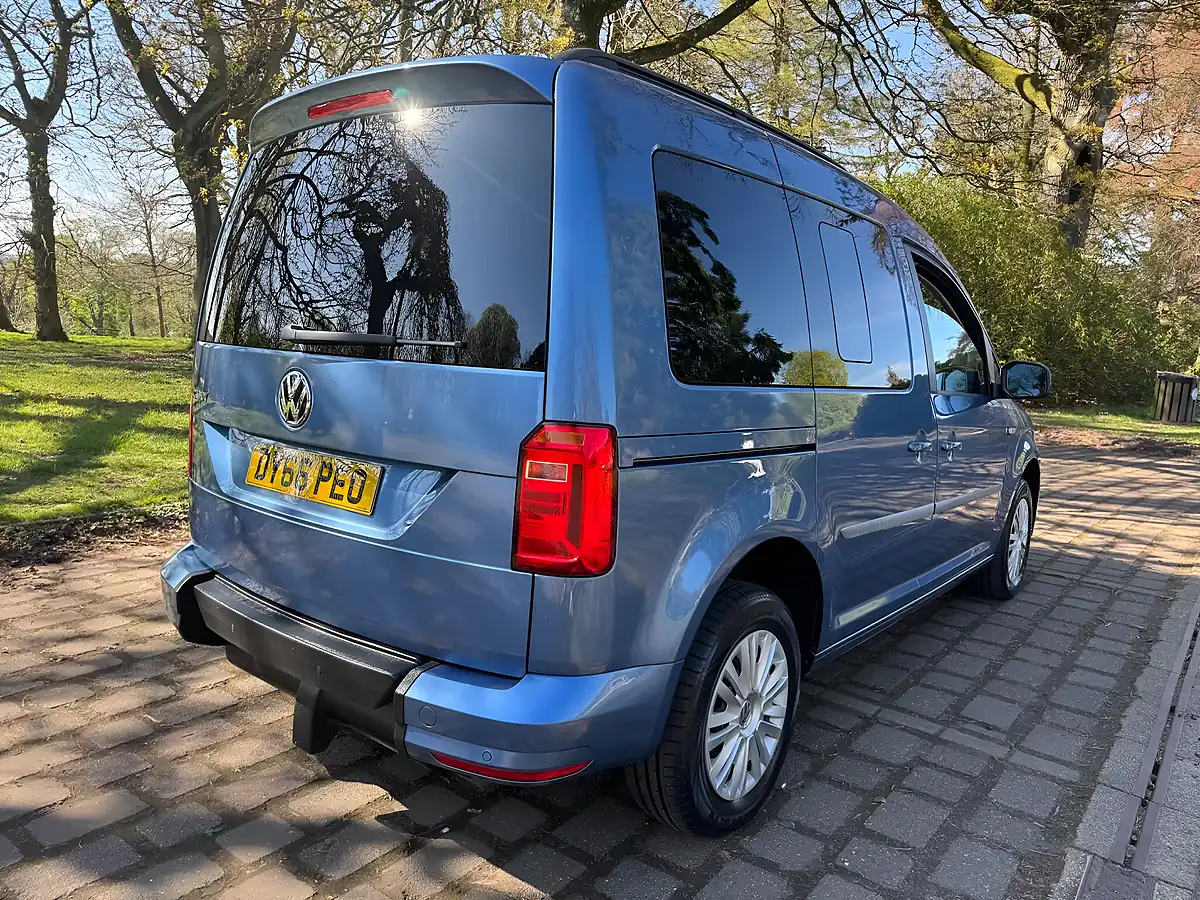 Used 2016 Volkswagen Caddy Life Blue - Interior and Exterior details 5