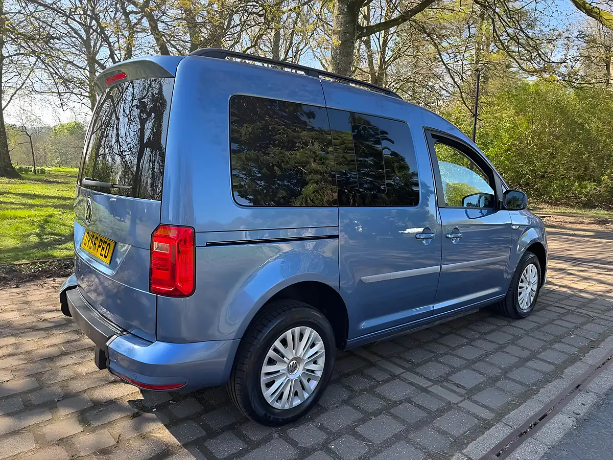Used 2016 Volkswagen Caddy Life Blue - Interior and Exterior details 6
