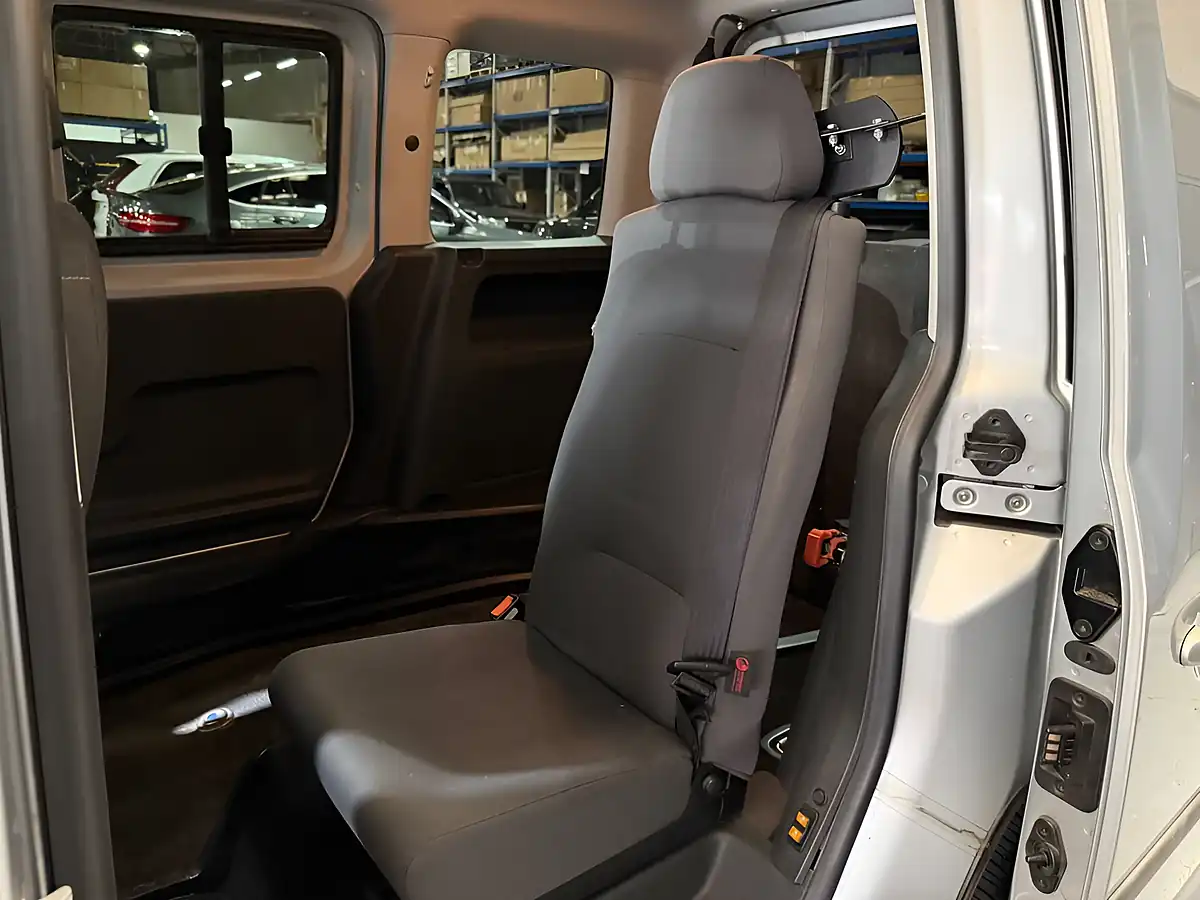 Used 2016 Volkswagen Caddy Life Bluemotion Tech Silver - Interior and Exterior details 11