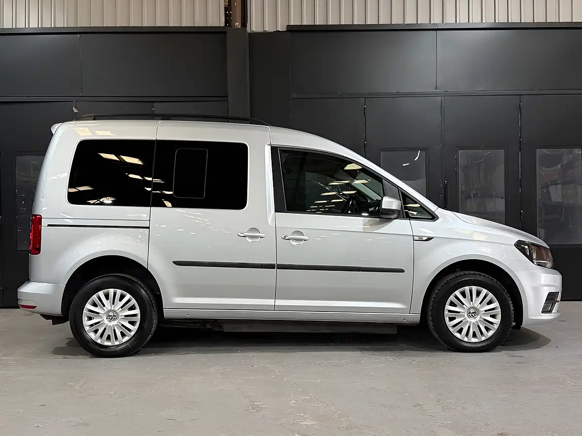Used 2016 Volkswagen Caddy Life Bluemotion Tech Silver - Interior and Exterior details 4