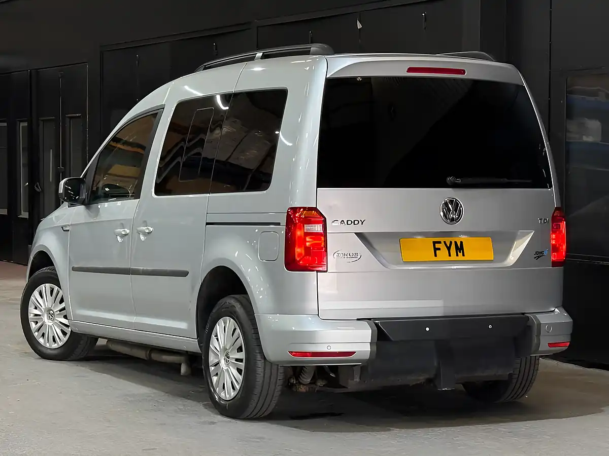 Used 2016 Volkswagen Caddy Life Bluemotion Tech Silver - Interior and Exterior details 5