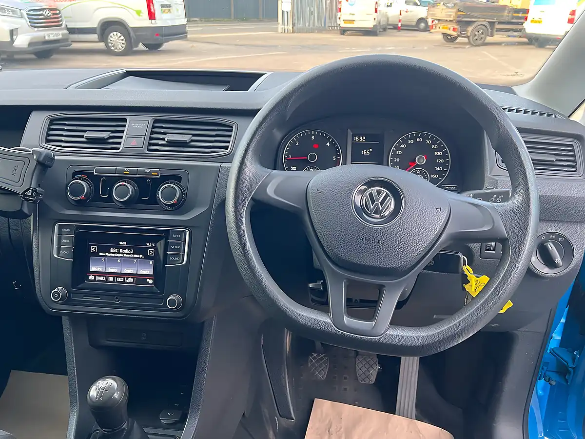 Used 2016 Volkswagen Caddy Maxi C20 Bluemotion Tech Startline Blue - Interior and Exterior details 18
